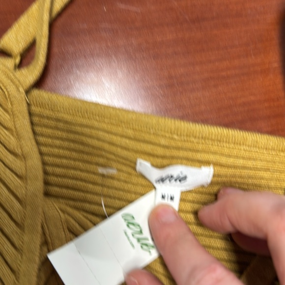 Aerie ribbed cropped tank M // 081046 - Picture 2 of 2